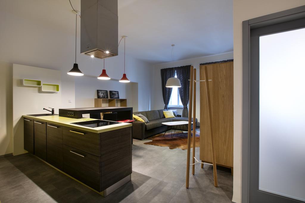 Apartments At The Blue Duckling ปราก ภายนอก รูปภาพ