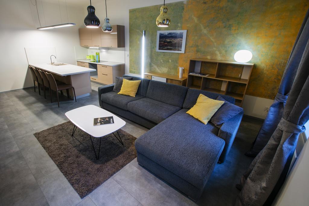 Apartments At The Blue Duckling ปราก ภายนอก รูปภาพ