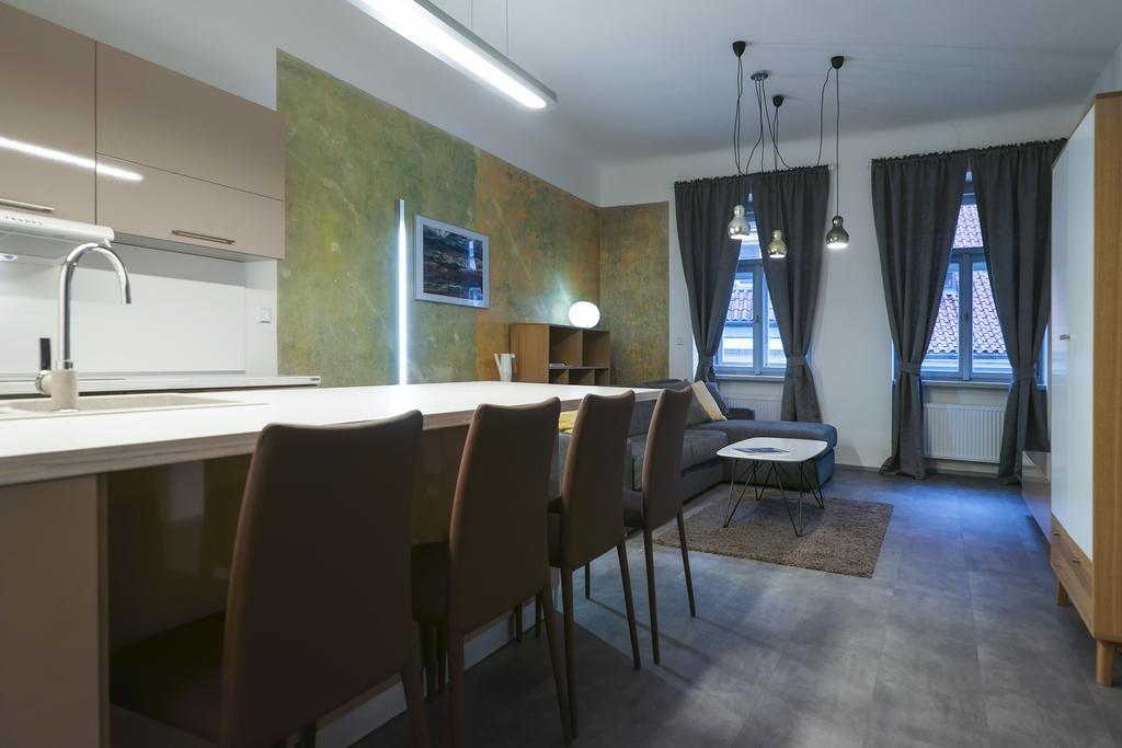 Apartments At The Blue Duckling ปราก ภายนอก รูปภาพ