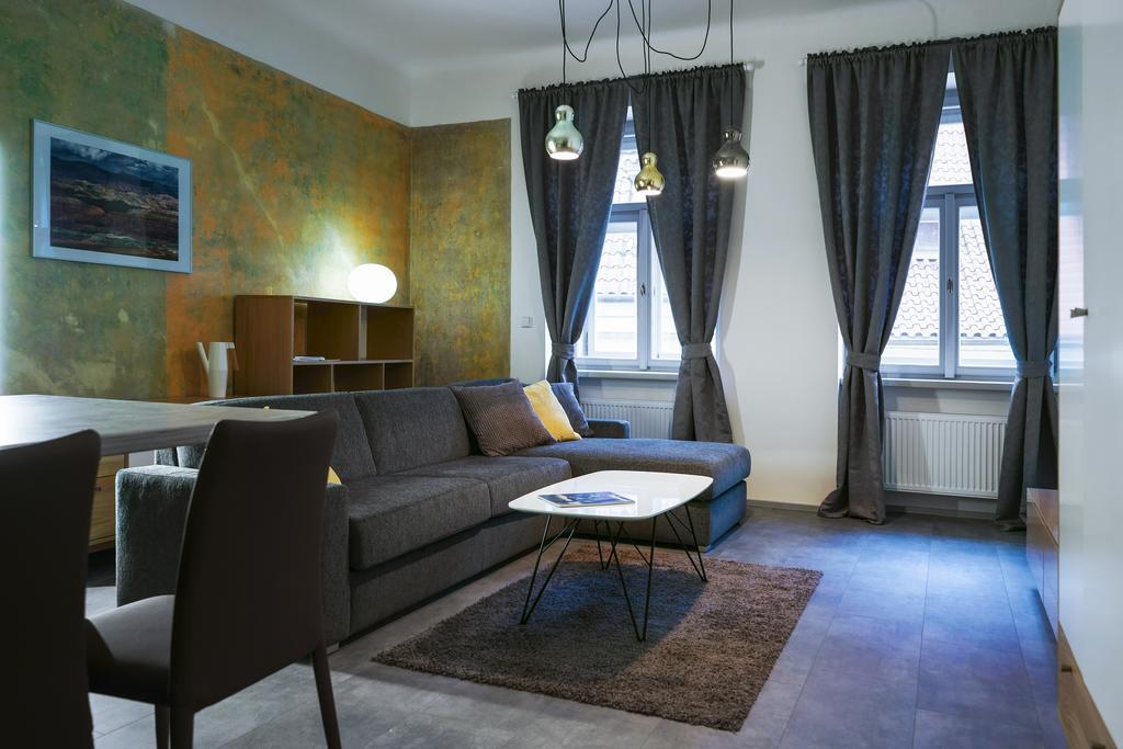 Apartments At The Blue Duckling ปราก ภายนอก รูปภาพ