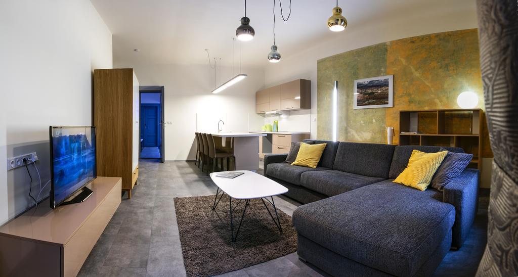 Apartments At The Blue Duckling ปราก ภายนอก รูปภาพ