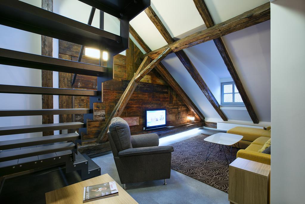 Apartments At The Blue Duckling ปราก ภายนอก รูปภาพ