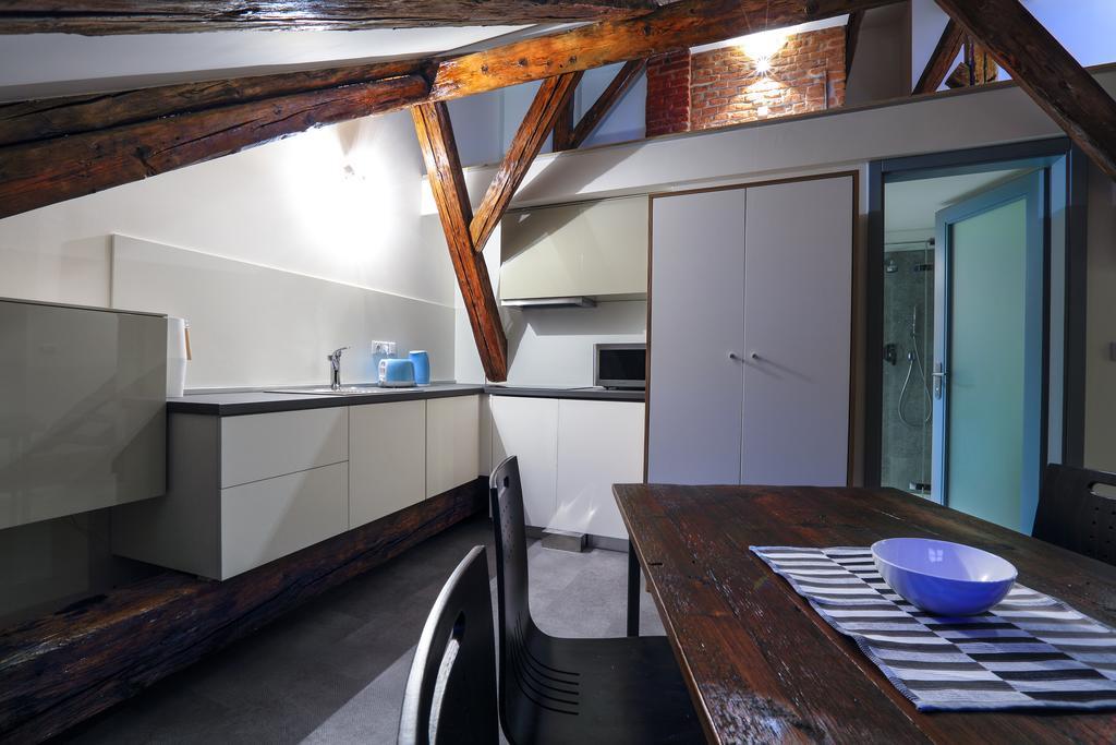 Apartments At The Blue Duckling ปราก ภายนอก รูปภาพ